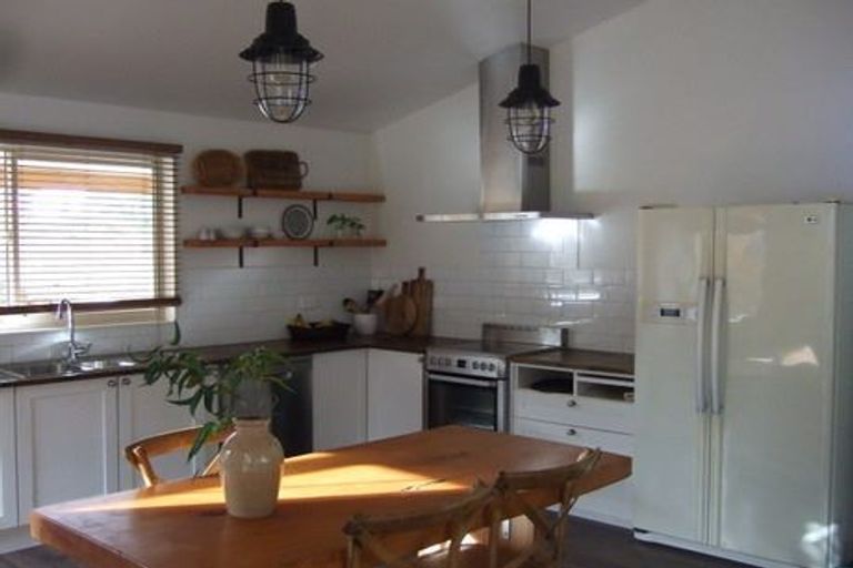 Photo of property in 28 Wrights Road, Raglan, 3295