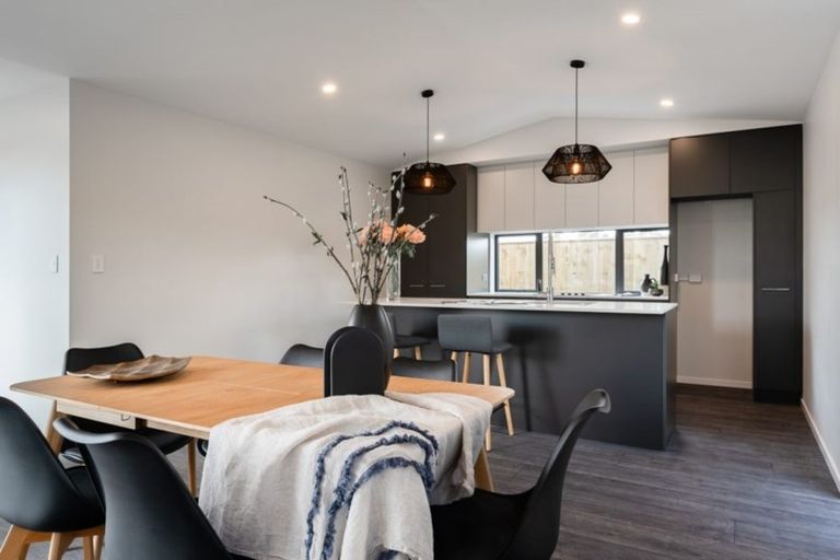 Photo of property in 53 Vinistra Road, Kumeu, 0810