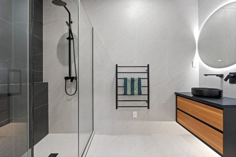 Photo of property in 32 Mahinga Kai Road, Orewa, 0931