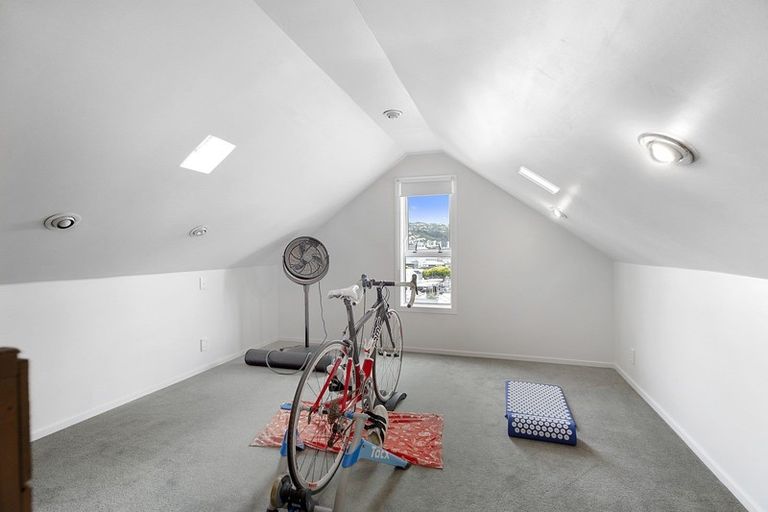 Photo of property in 100 Brougham Street, Mount Victoria, Wellington, 6011