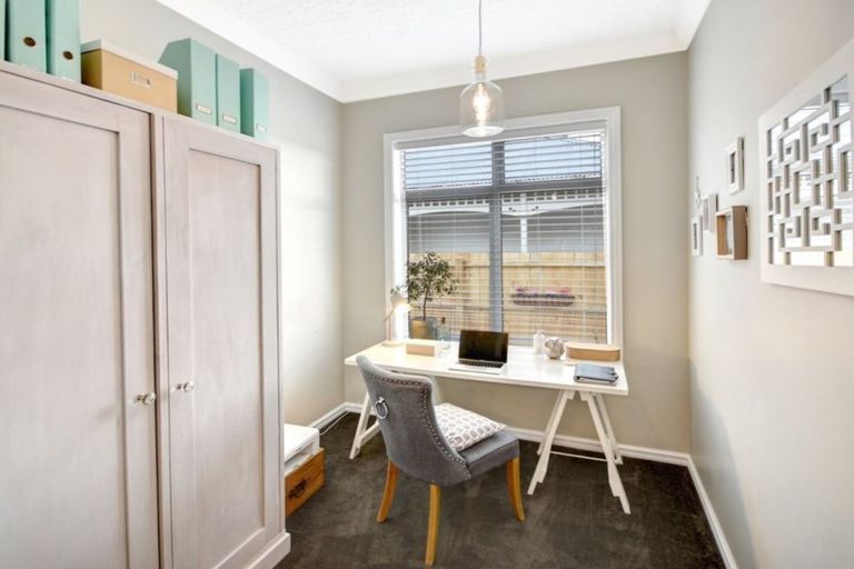 Photo of property in 110 Hargest Crescent, Saint Clair, Dunedin, 9012