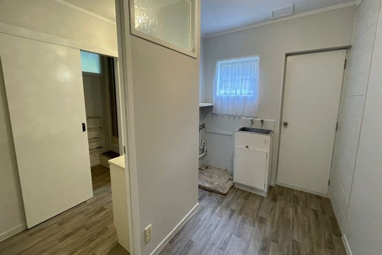 Photo of property in 35 Kirby Street, Glendene, Auckland, 0602