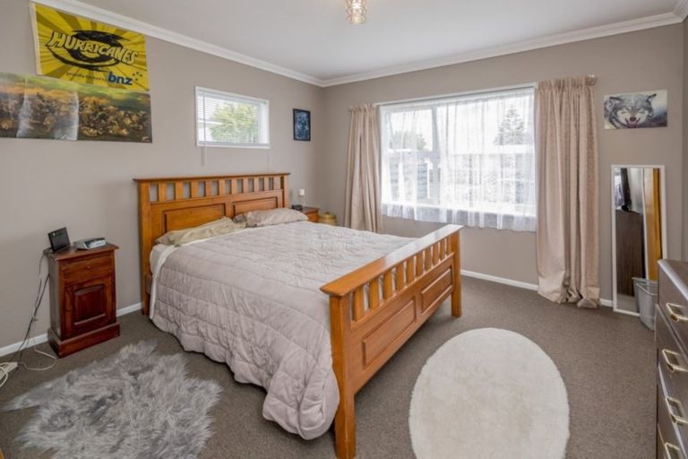 Photo of property in 16 Heather Street, Levin, 5510