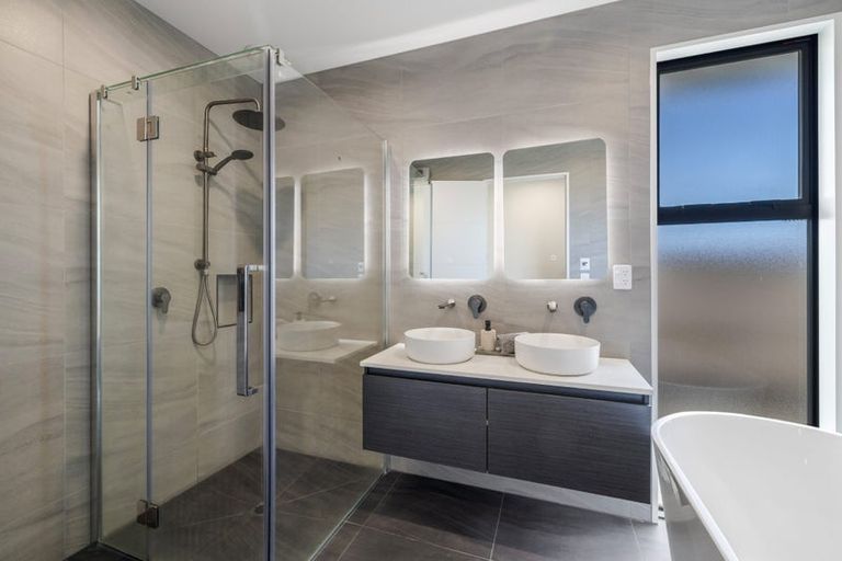 Photo of property in 10 Crosado Place, Rolleston, 7614