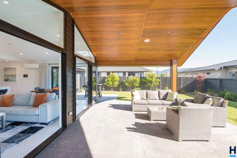 Photo of property in 4 Puketutu Grove, Motueka, 7120