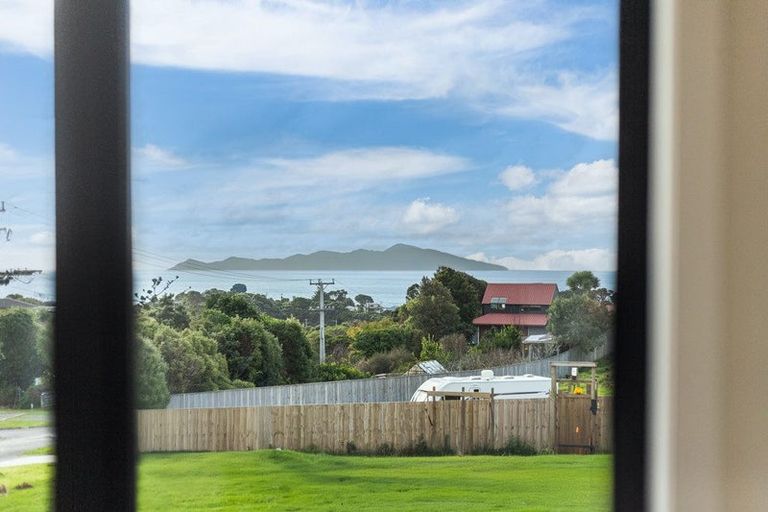 Photo of property in 58 Muri Road, Pukerua Bay, 5026