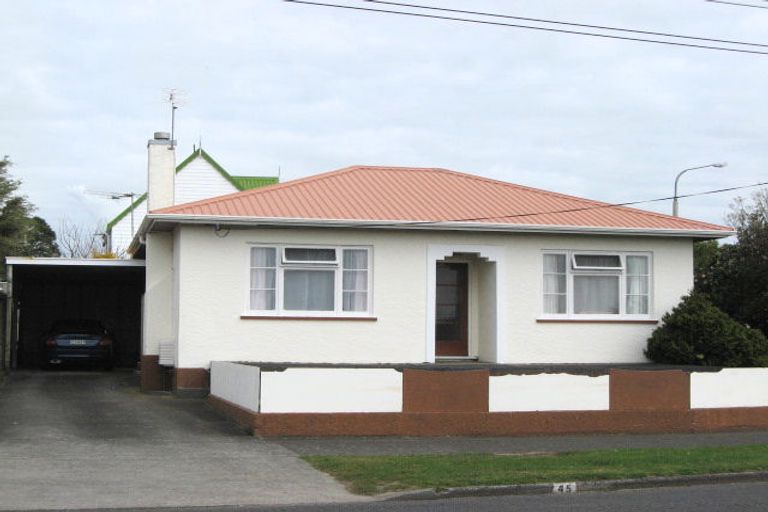 Photo of property in 1 Nash Street, Marfell, New Plymouth, 4310