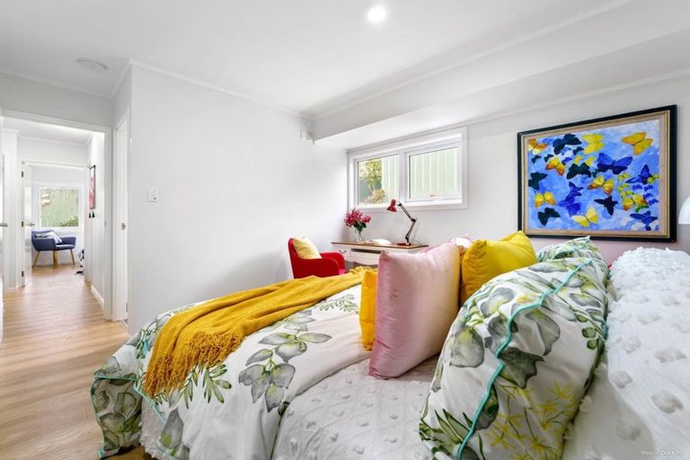 Photo of property in 14 Dalwhinnie Parade, Highland Park, Auckland, 2010