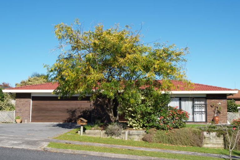 Photo of property in 14 Orangewood Drive, Northpark, Auckland, 2013