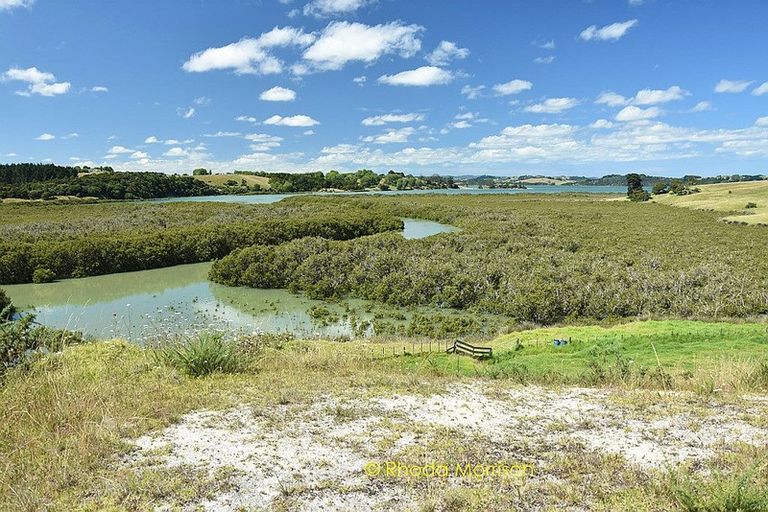 Photo of property in 1 Matahehe Lane, Tinopai, 0593