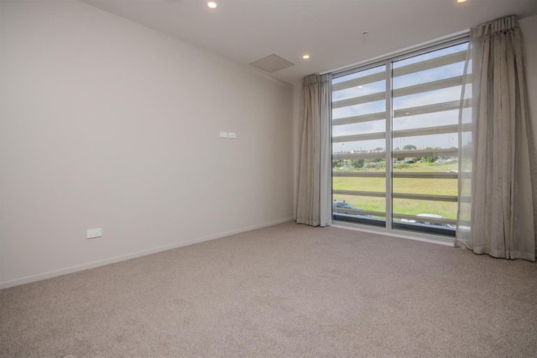 Photo of property in 202/7 Kaipiho Lane, Albany, Auckland, 0632