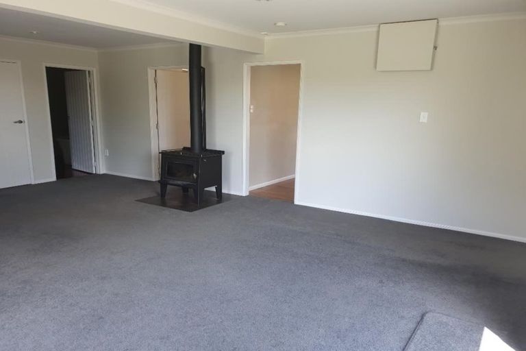 Photo of property in 124 Kent Road, Burgess Park, New Plymouth, 4371