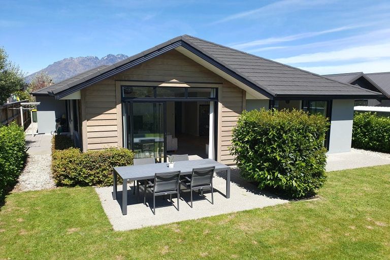 Photo of property in 6 Ward Street, Jacks Point, Queenstown, 9371