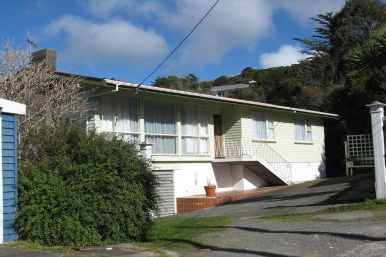 Photo of property in 105 Parkvale Road, Karori, Wellington, 6012