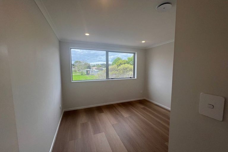 Photo of property in 109 Prince Regent Drive, Half Moon Bay, Auckland, 2012