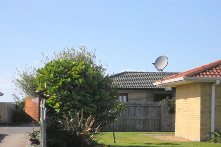 Photo of property in 55 Sandhurst Drive, Papamoa Beach, Papamoa, 3118