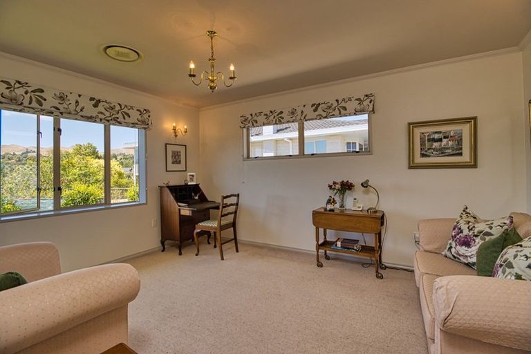 Photo of property in 10 Te Puna Place, Havelock North, 4130