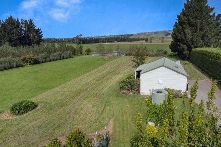 Photo of property in 16 Campbell Drive, Martinborough, 5711