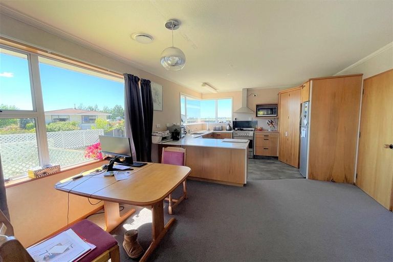 Photo of property in 19 Timaru Road, Waimate, 7924