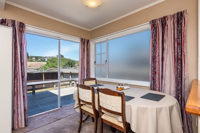 Photo of property in 7 Kura Street, Titahi Bay, Porirua, 5022