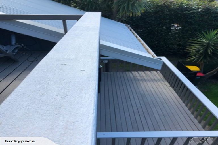 Photo of property in 2/99 Konini Road, Titirangi, Auckland, 0604