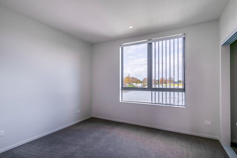 Photo of property in 4/2 Moor Avenue, Te Atatu Peninsula, Auckland, 0610