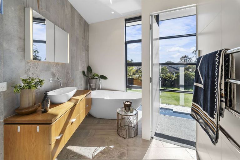 Photo of property in 9 Walnut Avenue, Strowan, Christchurch, 8052