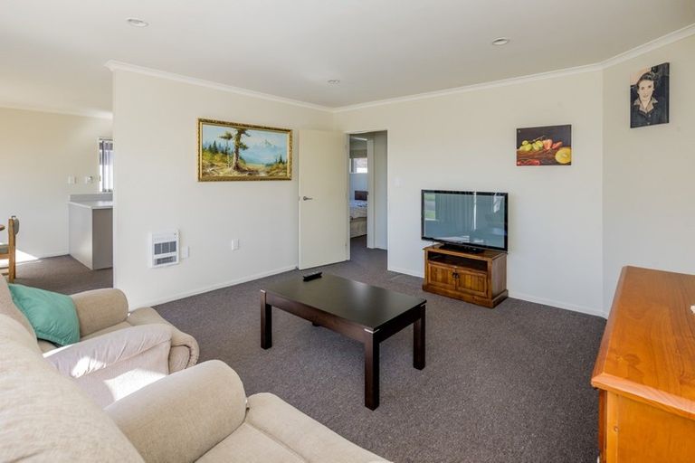 Photo of property in Rangeview Villas, 22/9 Fuller Close, Levin, 5510