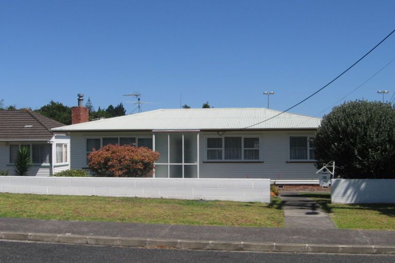 Photo of property in 1/32 Elliott Avenue, Bayview, Auckland, 0629