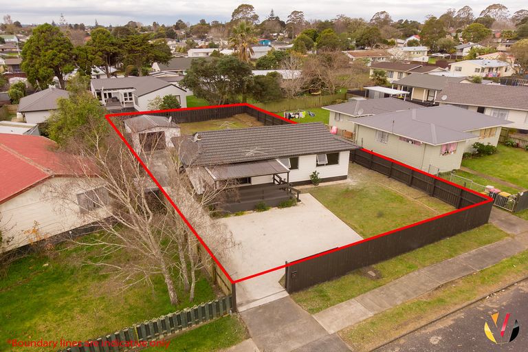 Photo of property in 6 Stoll Place, Clendon Park, Auckland, 2103