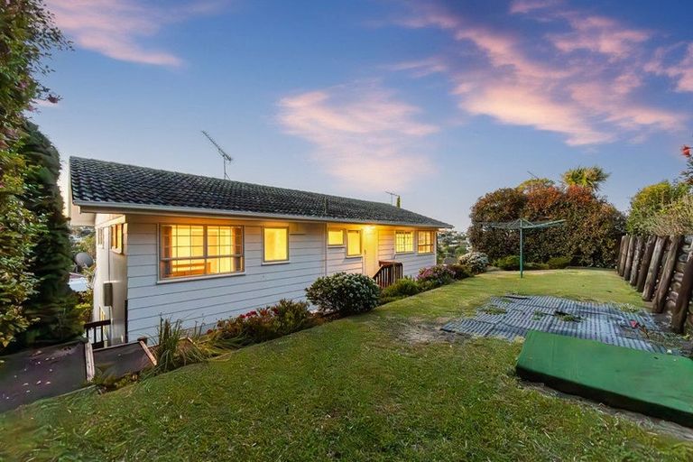 Photo of property in 39 Squirrel Lane, Browns Bay, Auckland, 0630