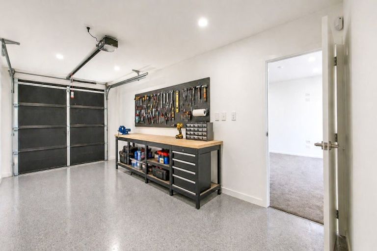 Photo of property in 1 Kaimai Avenue, Massey, 0614