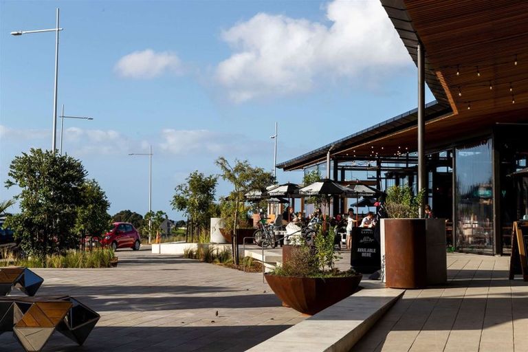 Photo of property in 2 Kina Place, Long Bay, Auckland, 0630