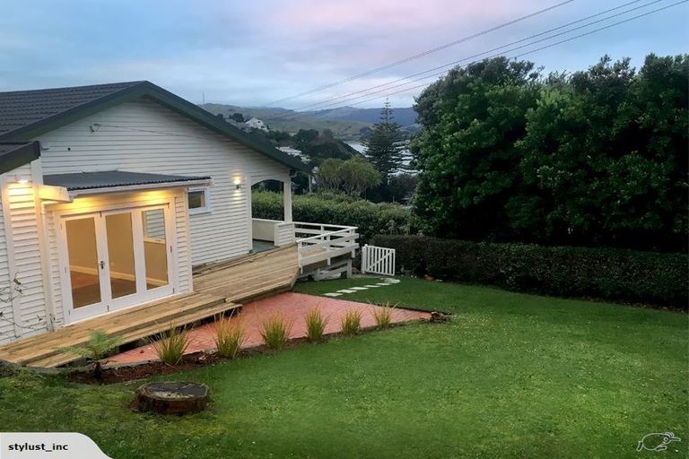 Photo of property in 2 Bayview Road, Paremata, Porirua, 5024