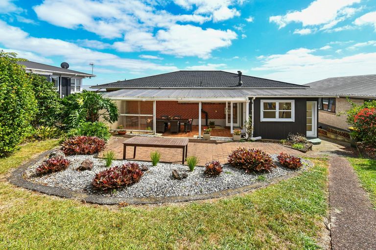Photo of property in 8 Hamlet Place, Pukekohe, 2120