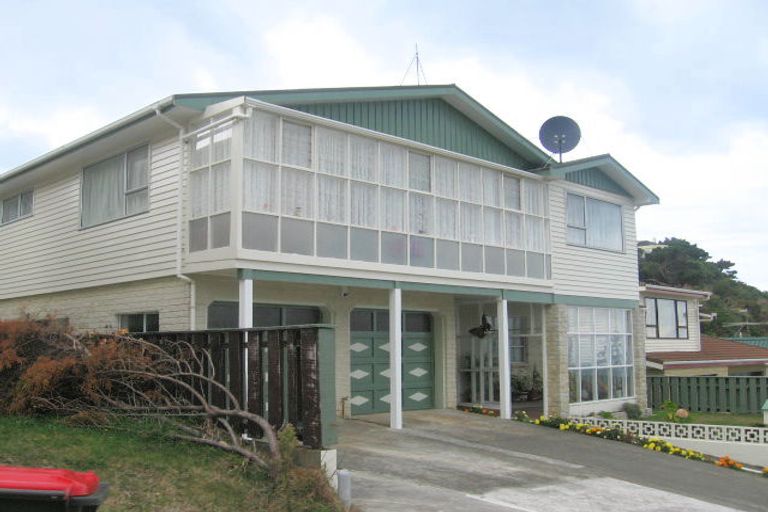 Photo of property in 11 Southgate Road, Southgate, Wellington, 6023