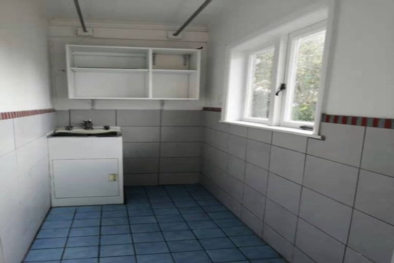 Photo of property in 165 Edmonton Road, Te Atatu South, Auckland, 0610