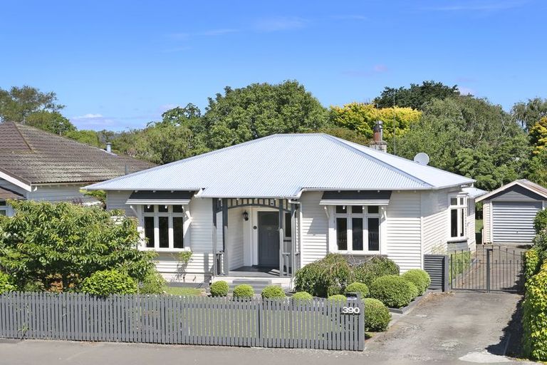 Photo of property in 390 Featherston Street, Palmerston North, 4414