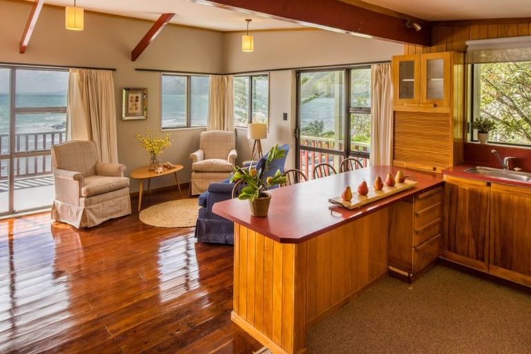 Photo of property in 32 Ocean Parade, Pukerua Bay, 5026