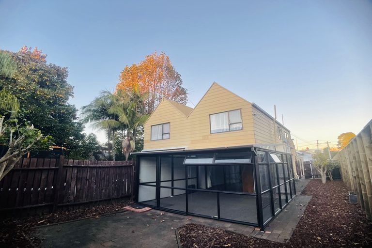 Photo of property in 122a Clonbern Road, Remuera, Auckland, 1050