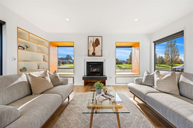 Photo of property in 24 Shillingford Boulevard, Rolleston, 7615