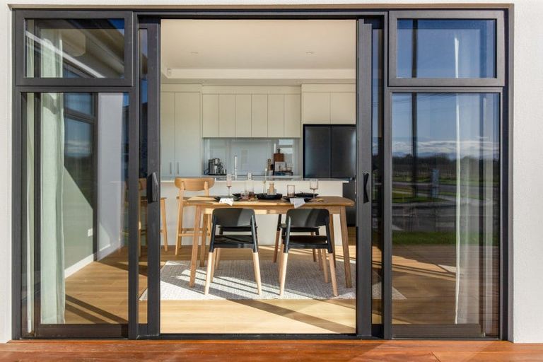 Photo of property in 104 Eriksen Road, Te Awa, Napier, 4110