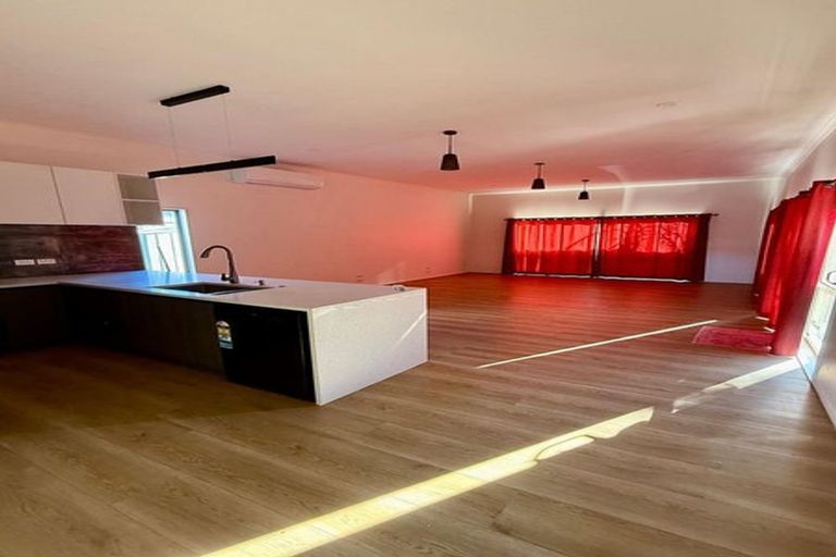 Photo of property in 52 Aspiring Avenue, Clover Park, Auckland, 2019