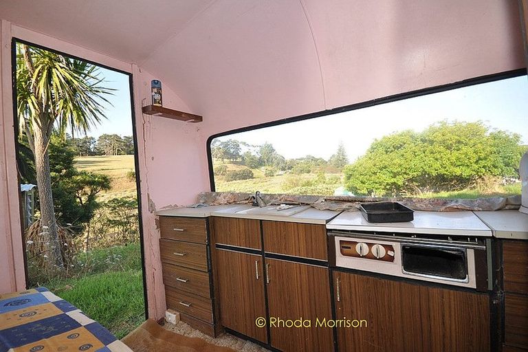 Photo of property in 32 Sandy Beach Road, Tinopai, 0593