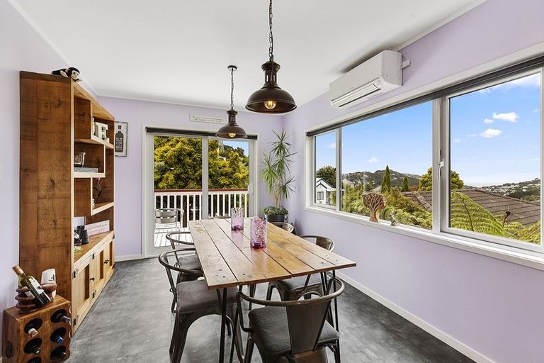 Photo of property in 4 Kilgour Way, Crofton Downs, Wellington, 6035