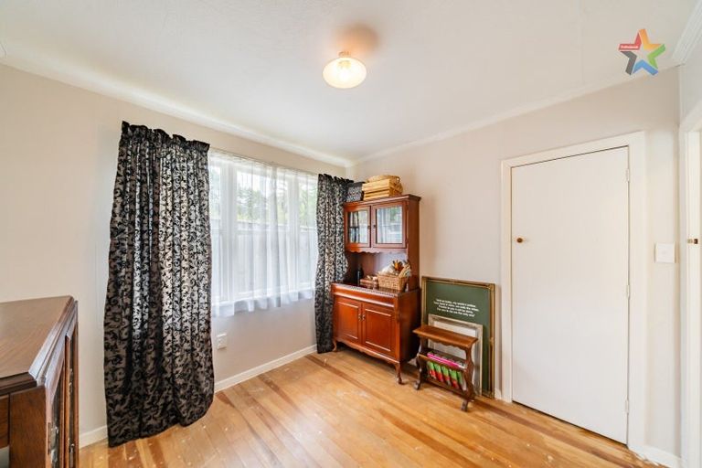 Photo of property in 21 Kennedy Grove, Stokes Valley, Lower Hutt, 5019