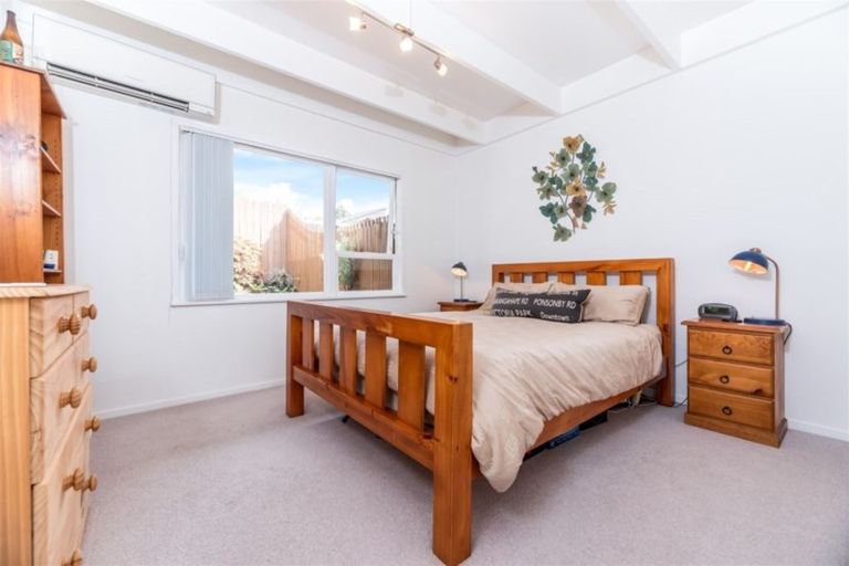 Photo of property in 1/289 Swanson Road, Ranui, Auckland, 0612