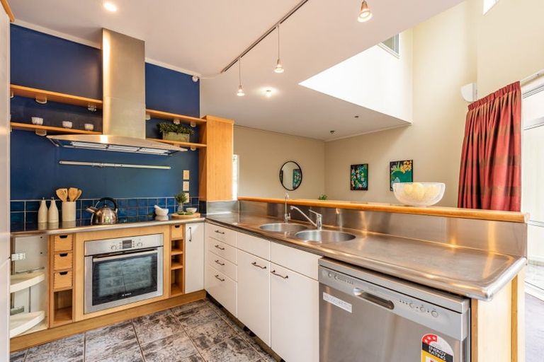 Photo of property in Fernhill Flats, 11/324 The Terrace, Te Aro, Wellington, 6011