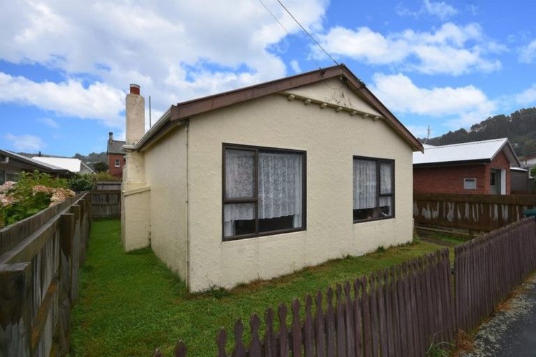 Photo of property in 28 Surrey Street, Caversham, Dunedin, 9012