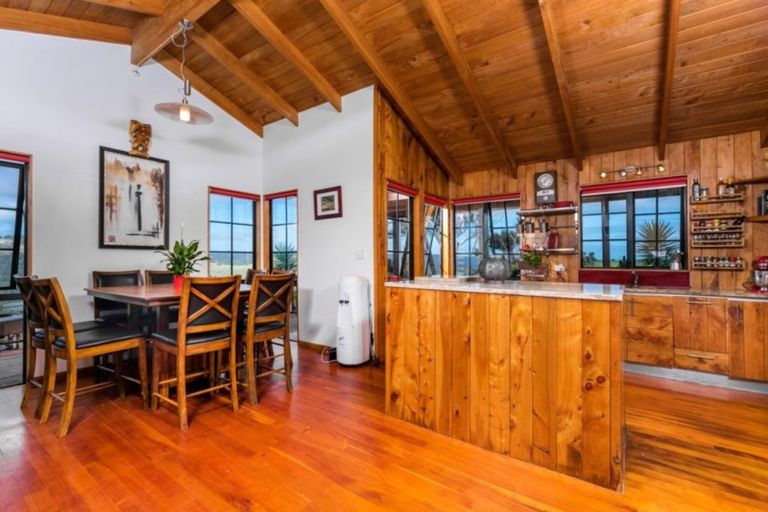 Photo of property in 109 Constable Road, Muriwai, Waimauku, 0881